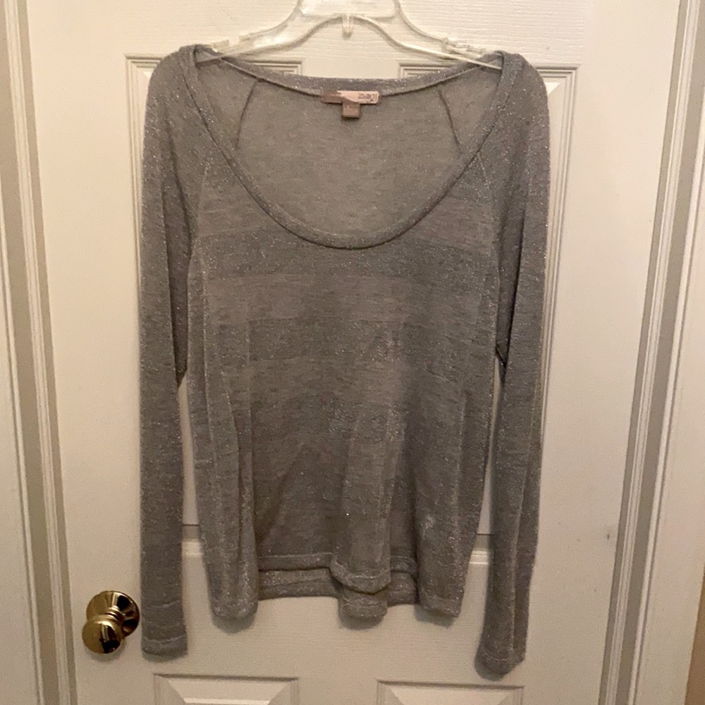 Light weight sweater